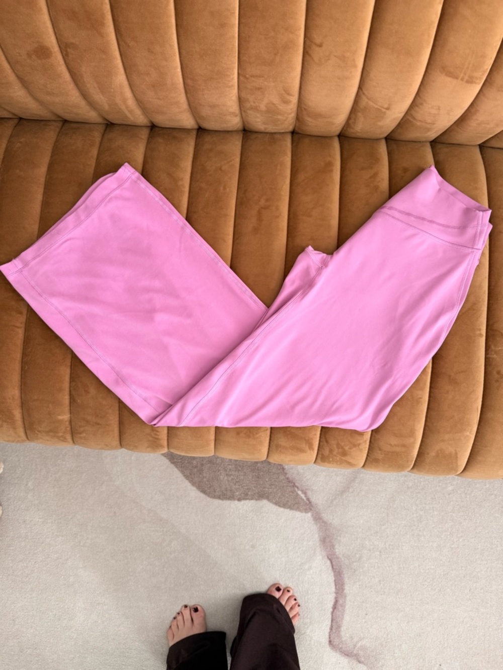 Icon High-Rise Sculptseam Straight Leg Pant in Tulip - Short 31" Size Medium - Picture 9 of 11